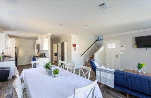 Downtown Los Angeles House | 5 BR Home Near USC - Perfect Location