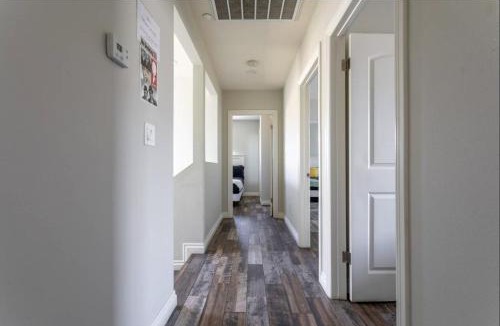 Downtown Los Angeles House | 5 BR Home Near USC - Perfect Location