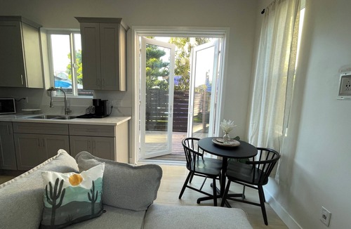 East Side Capistrano House | 🌊 5 min to the BEACH 🏖️ new ADU build 2 bed 2 bath close to downtown Oceanside