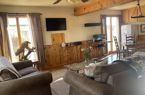 Paulden Cabin | 5 minutes from the world-famous Gunsite Firearms Academy!