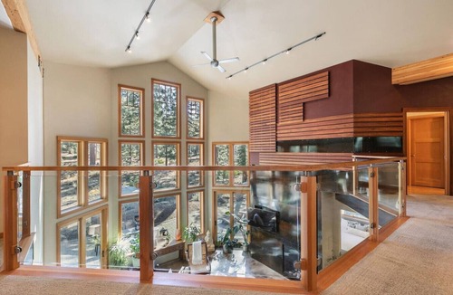 Truckee House | 5BR Luxury Mountain Home, 3 Acres, Hot Tub & Dogs Welcome