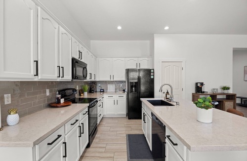 Surprise Farms House | 5BR Oasis - Heated Pool & Hot Tub - Sleeps 12 - Near Spring Training