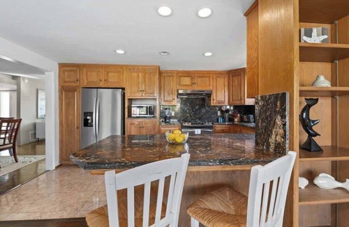 National City House | 5br, Sleeps 10, 3 living rooms, Huge Back Yard