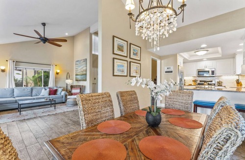 San Clemente Villa | 6 Bedroom-Sleeps 18! Walk to Beach, wedding venues Casino and Ole Hanson! AC!