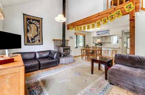 Sierra City House | 6 Mi to Downieville Downhill: Cabin w/Mtn Views