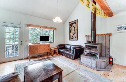 Sierra City House | 6 Mi to Downieville Downhill: Cabin w/Mtn Views
