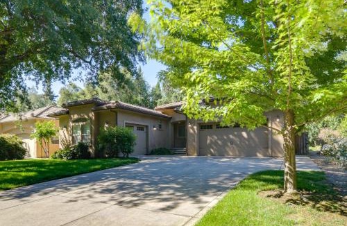 Chico House | 6 Mi to Dtwn Chico! Luxe Art-Filled Oasis w/Patio