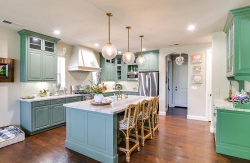 Chico House | 6 Mi to Dtwn Chico! Luxe Art-Filled Oasis w/Patio