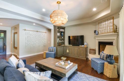 Chico House | 6 Mi to Dtwn Chico! Luxe Art-Filled Oasis w/Patio