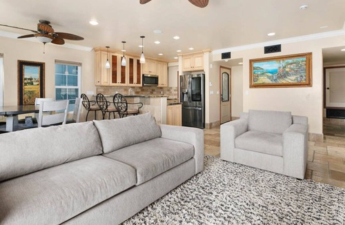 South Mission Beach House | 6BR South Mission Beach 4 HOUSES TO BEACH. ALL YOURS