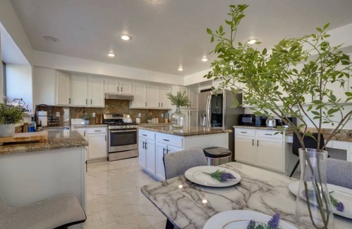 Canyon Trails House | 7BR Sleeps 16+ POOL Games BBQ Family-Friends-Corporate-RETREAT