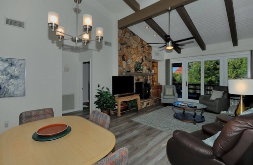 Oak Creek House | 999.00 Week 7-night only-June-July-August. 2BR 2BA King beds Queen Sleeper Sofa