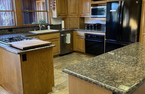 Fort Bragg House | A coastal lodge for all seasons!