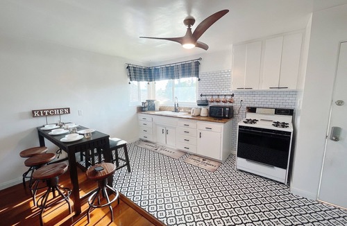 Midway City Apartment | A Cozy Guesthouse in Central O.C.