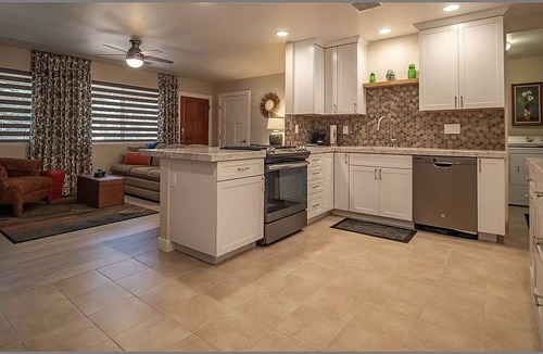 Prescott House | A Quick 5 Minute Drive to the Square!