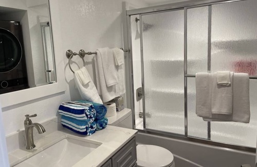 Antioch Condo | 🌈A Travelers Dream💤Second Floor Condo Pool💦