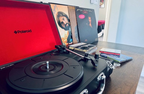 Hillcrest Apartment | A Walkable Music-Themed Escape Near Downtown