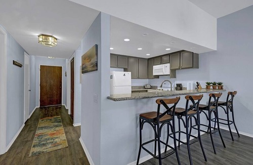Avalon Condo | A20: Remodeled 2 BD Condo with POOL