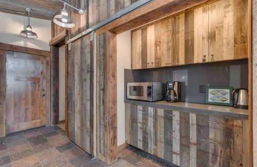 Truckee House | Above the Pines By Tahoe Getaways - Hot Tub, Pet Friendly, Amazing Views