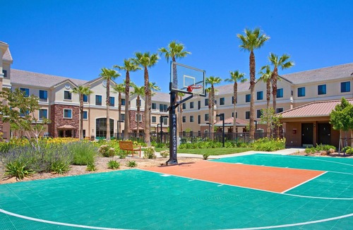Palmdale Apartment | Accessible 1BR Suite w/Kitchen + Free Breakfast