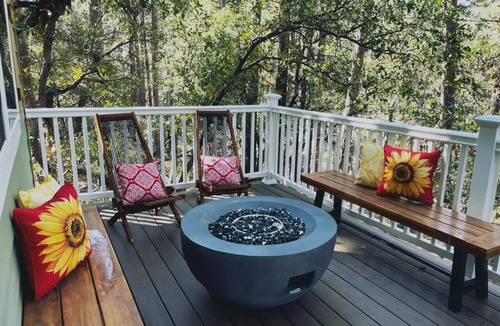Prescott Cabin | ♨ Acre Retreat w/HotTub ♨ Secluded in the National Forest ♨ 9mi to downtown ♨