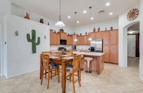 Rovey Farm Estates House | AFFORDABLE 6 bed-Great for worker-families-Westgate-Diamond Casino-Cards stadium