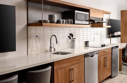 Anaheim Resort Hotel | Affordable Vacation Rentals Near Disney | Family & Pet-Friendly Stay | 4 Units