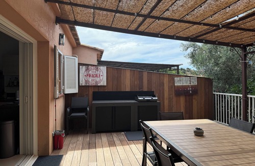 Santa Giulia House | Air-conditioned house in private residence with secure swimming pool, 5 minutes from the beach