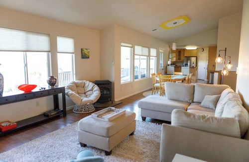 Clear Lake House | Amazing 3 BR Lake View Home in Wine Country