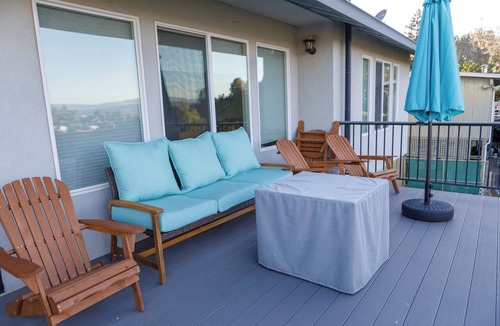 Clear Lake House | Amazing 3 BR Lake View Home in Wine Country