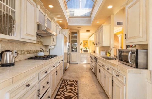 Whittier House | Amazing 3-Story Mansion With Impeccable Views