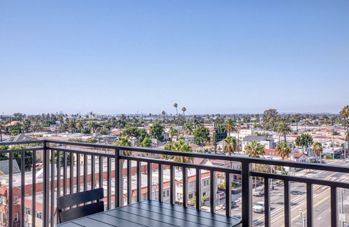 North Pine Apartment | Amazing Long Beach 1BR w/Pool & Gym, walk to Ocean Blvd, by Blueground