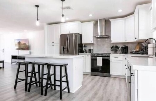 Tempe House | Amazing Pool/Games/Well Stocked