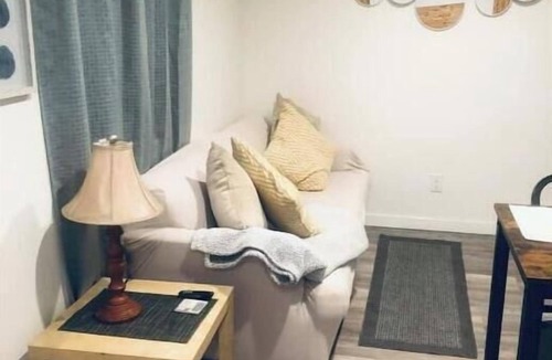 Riverside House | Amazing Raintree 1 Bed, 1 Bath with fast WI-Fi