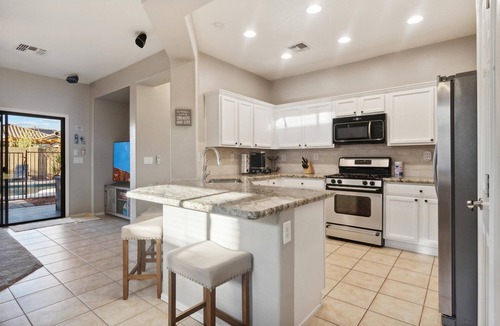 Anthem House | Anthem Oasis - Luxury 5BR w Pool, Park - Perfect for extended stays