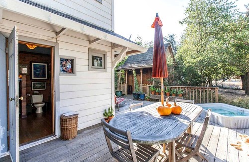 Petaluma Cottage | Antique Indonesian Teakwood Cottage for a Romantic Getaway in Petaluma, California