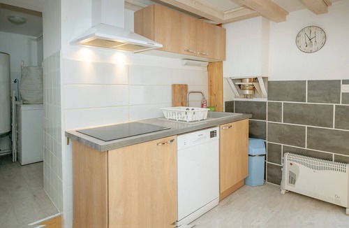 Saint-Pierre-de-Chartreuse Apartment | Apartment 'Koch' with Private Terrace and Wi-Fi