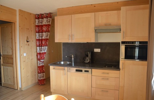 Val-Thorens Apartment | Apartment in VAL THORENS for 2 to 6 skiers.