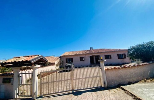 Solenzara Apartment | Apartments in private residence with sea view, quiet and close to shops and beaches.
