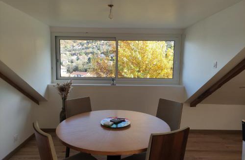 Saint-Georges-de-Commiers Apartment | Appartement au calme, dans résidence sécurisée avec place de stationnement