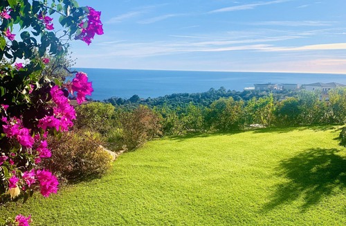 Solenzara Apartment | Appartement Spacieux, vue Splendide sur la mer Avec Piscine Privée