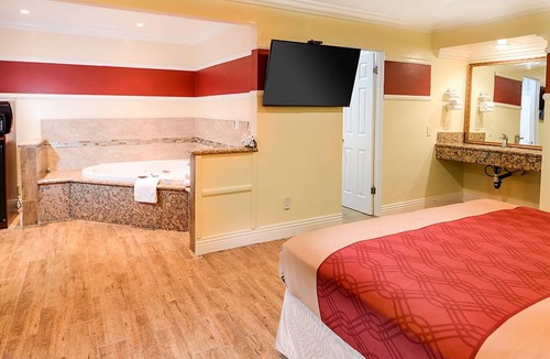 Harbor Hotel | Aqua Venture Inn