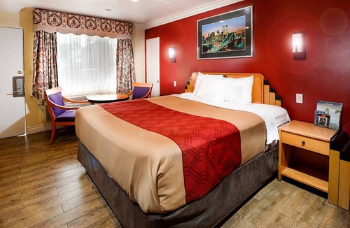 Harbor Hotel | Aqua Venture Inn