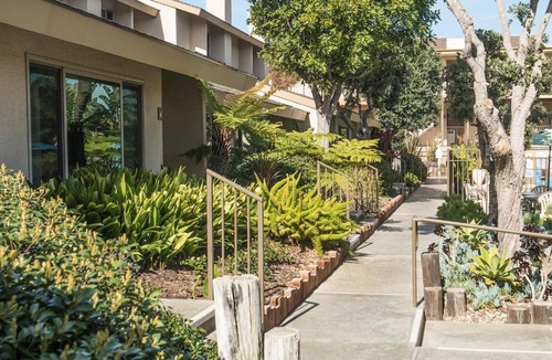 Townsite Hotel | Aquamarine Villas