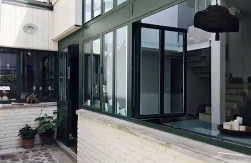 Clignancourt Apartment | Architectual designed Atelier at the footsteps of Sacre Coeur