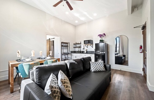 East Village Bed & Breakfast | Artifact Inn - Chic Studio Perfect for Exploring