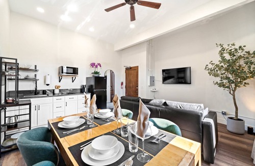 East Village Bed & Breakfast | Artifact Inn - Chic Studio Perfect for Exploring