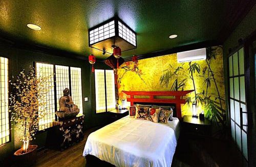 Sparks House | Asian Zen with Jacuzzi, Kitchenette, Near Victoria Sq