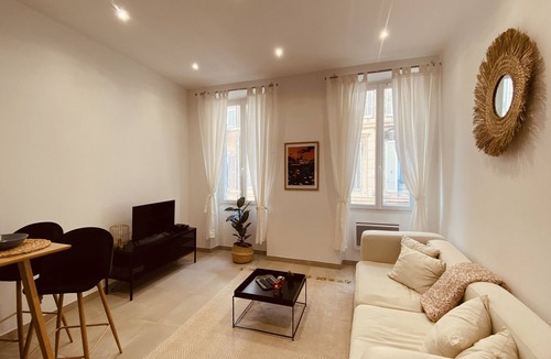 Notre-Dame du Mont Apartment | Au cœur de Marseille : Élégant appartement