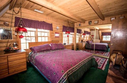Fawnskin House | Authentic Pet-Friendly Cabin Retreat Nestled Among the Pines